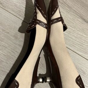 Women’s BCBGMaxazria pointed toe kitten heel shoe